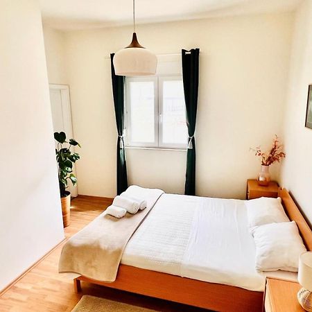 Luxury Beach Apartment W Sunset Sea Views Σίμπενικ Εξωτερικό φωτογραφία