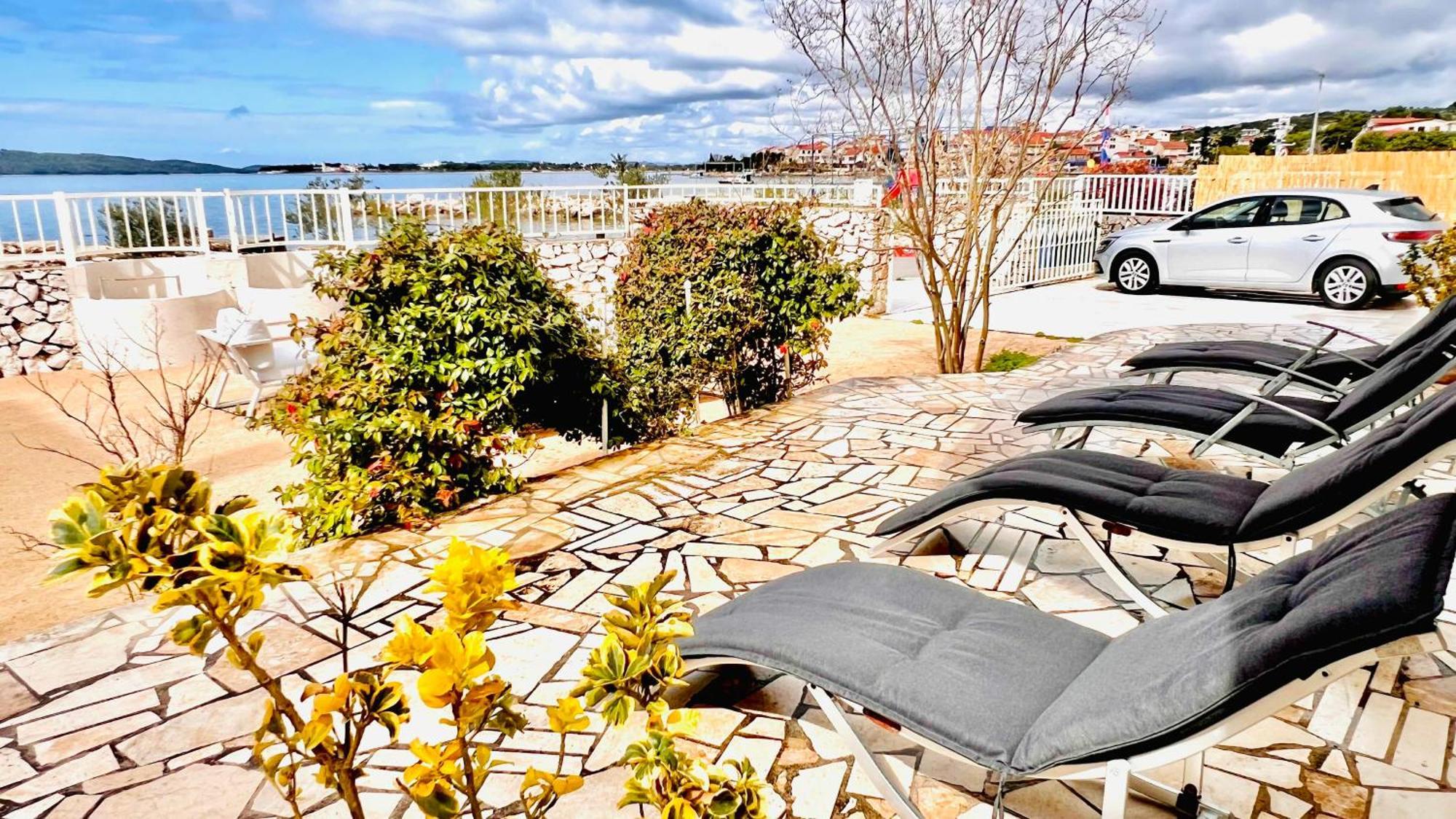 Luxury Beach Apartment W Sunset Sea Views Σίμπενικ Εξωτερικό φωτογραφία